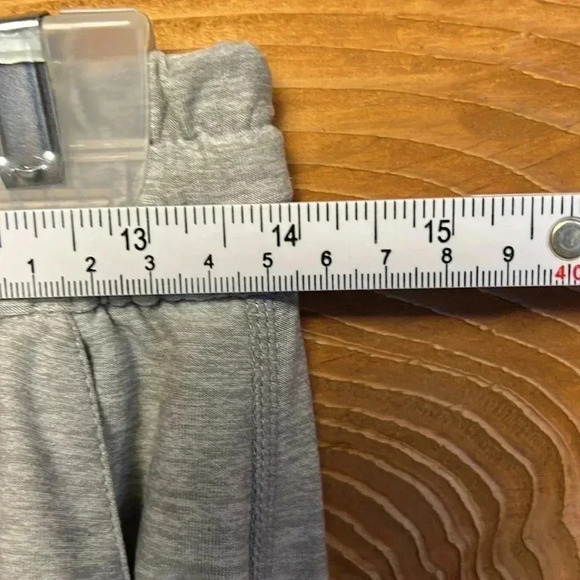 WOMENS OUTDOOR VOICES SIZE SMALL LIGHTWEIGHT SWEATS.  TAPERED LEG - Picture 3 of 5